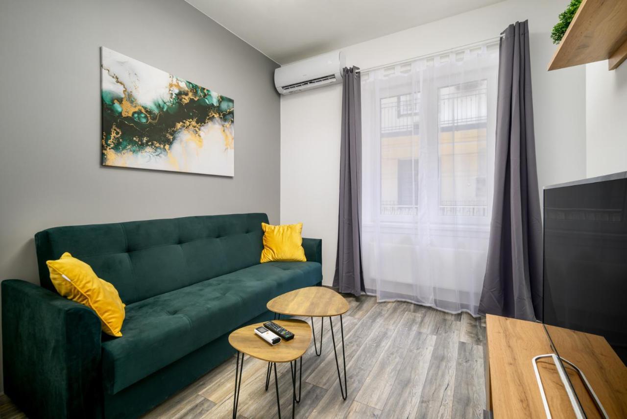 Golden Cage Premium Central Apartment Budapest Bagian luar foto