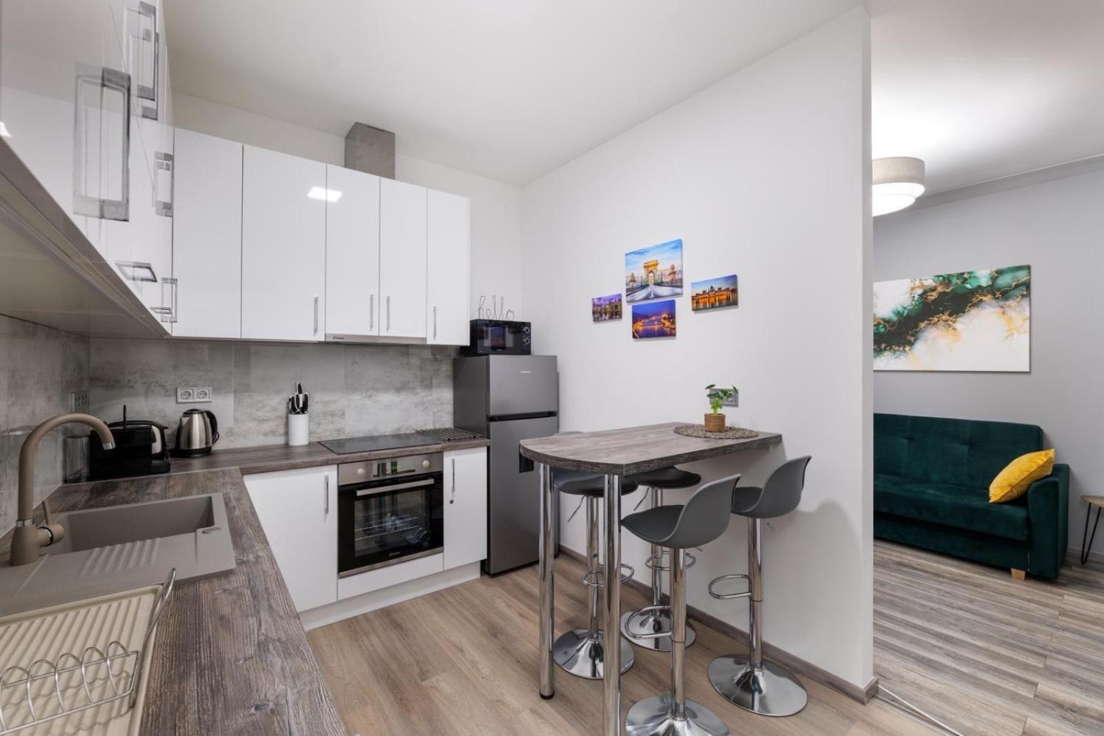 Golden Cage Premium Central Apartment Budapest Bagian luar foto